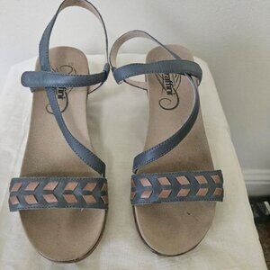 Umberto Raffini sandals size 8.5 - blue and brown